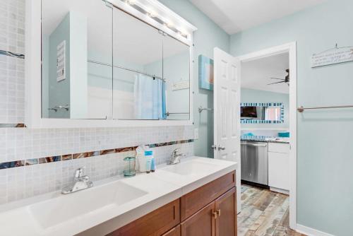 Gulf View 306 by RealJoy Vacations - image 12