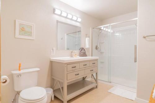 Bathroom, The Northern Driftwood Inn 1.0 in Tofte (MN)