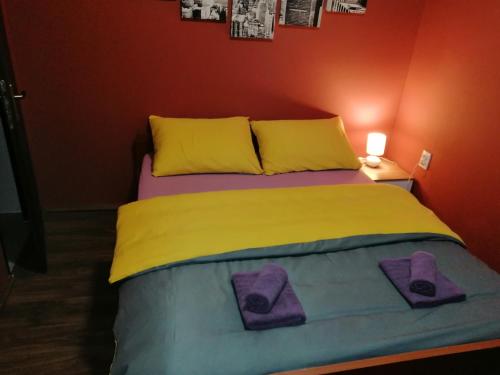 1 queen bed
