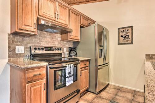 Family Home with Fire Pit Walk to Golf Course and Park - image 20