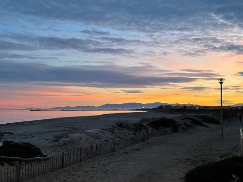 Ferienhaus in résidence naturiste direkt am Strand, Leucate (fotografie 2)