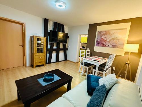 Quartier48 - 2 Stadtapartments oder das ganze Haus bis 9 Personen in Suhl, Deutschland