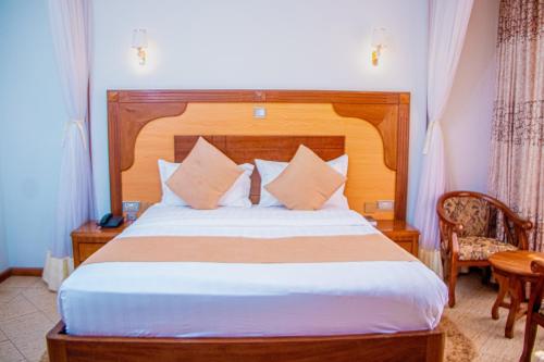 Superior King Room image 5
