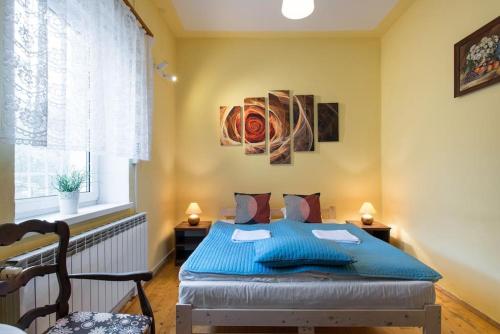 Big Cosy RETRO Apt, FREE PARKING, 15min OldTown & Kazimierz - by Homelike Krakow, Krakow