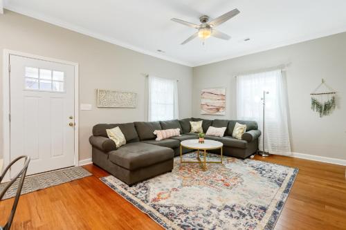 B&B Durham - *Lux Modern Townhome * Downtown* King Beds * Duke* - Bed and Breakfast Durham