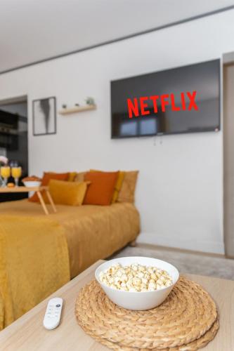 LE NID DOUILLET : PARIS proche-Cozy-Netflix