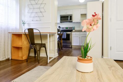 Dapper Digs - King Bed - Long Term Stays - Duke, Durham (zdjęcie 10)