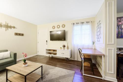 Dapper Digs - King Bed - Long Term Stays - Duke, Durham (zdjęcie 8)