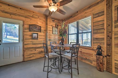 'Sardis Serenity' 1 BR Clayton Cabin w/ Lake View in Haileyville