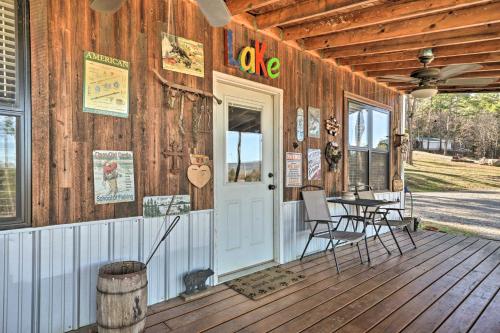 'Sardis Serenity' 1 BR Clayton Cabin w/ Lake View in Haileyville