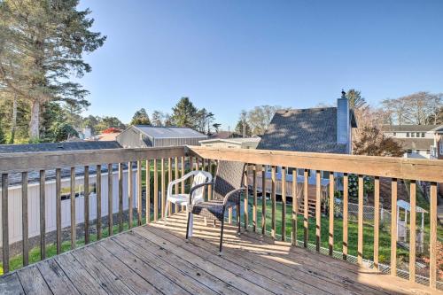 Pet-Friendly Rockaway Beach Home w/ Fire Pit! in Rokeveibīča (OR)