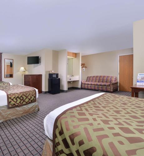 Regency Inn Geneseo IL I-80