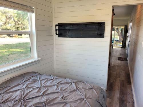 TCR @ 290 Wine Trail #11 - New 40 unit sleeps 4! in Hye, USA
