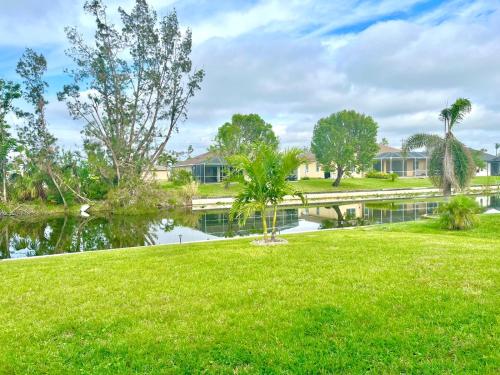New house with canal view in Cape Coral