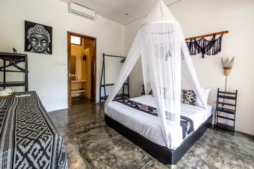 Martas Windows – Kuta, Lombok, ID