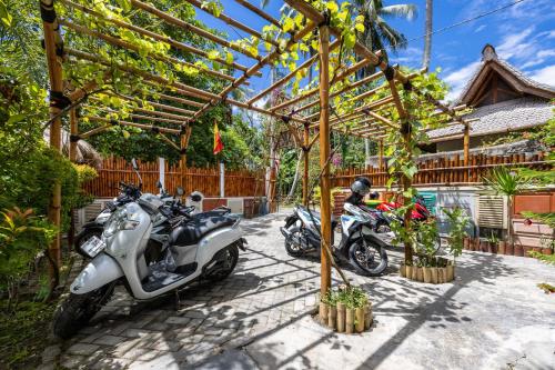 Martas Windows – Kuta, Lombok, ID