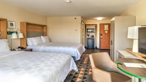 Holiday Inn & Suites Phoenix-Mesa-Chandler, an IHG Hotel