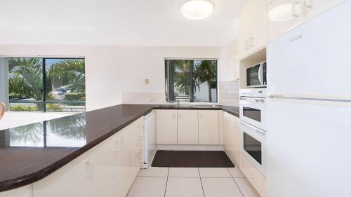 Seacrest Unit 1 Moffat Beach QLD - image 3