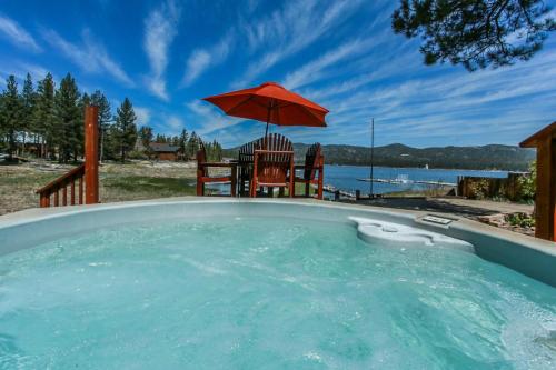 LAKEFRONT BEAR COVE - On the Lake in Big Bear Lake, USA