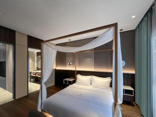 Three-Bedroom Villa image 7