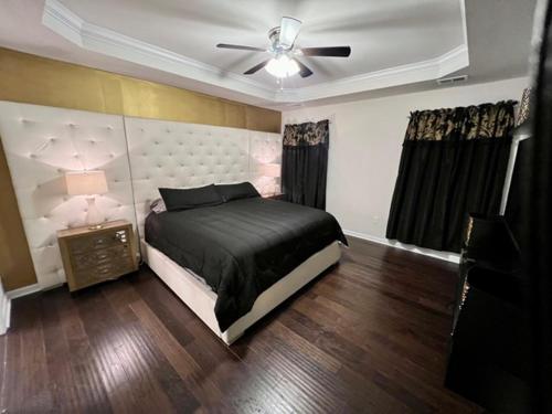 The Muirwood Lux sleeps 10 in Murfreesboro, USA