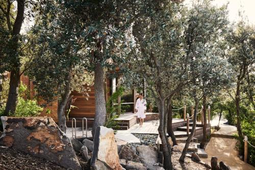 สภาพแวดล้อมโดยรอบ, Metung Hot Springs in เมตุง