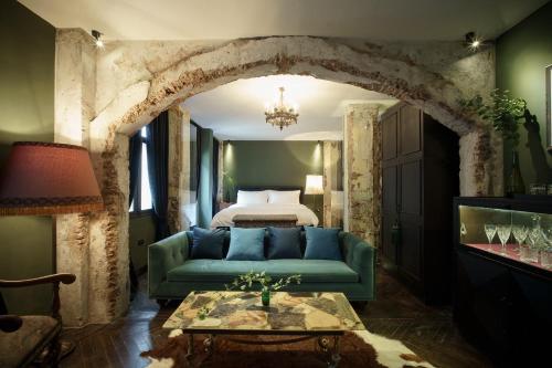 room detail thumbnail 1