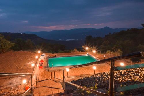 Lifeline Villas - Backwater view Breeze Valley View Villa with Infinity Pool And Dam View Mahabaleshwar