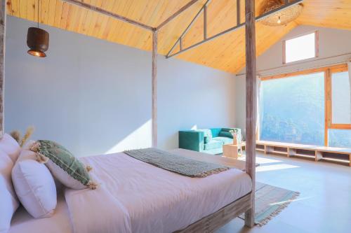 Grasshopper room in Seclude Pangot Perch