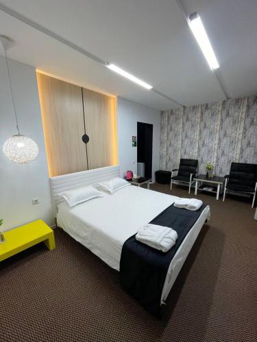 1 queen bed