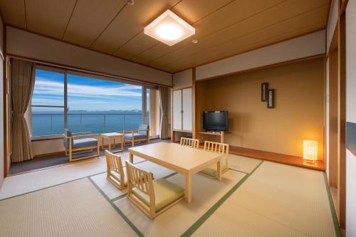 Japanese-style Room with 8 Tatami