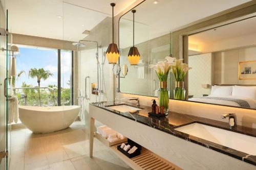 Padma Hotel Semarang - image 3