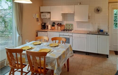 Amazing Home In Bannalec With Kitchenette