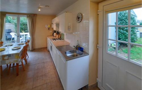 Amazing Home In Bannalec With Kitchenette