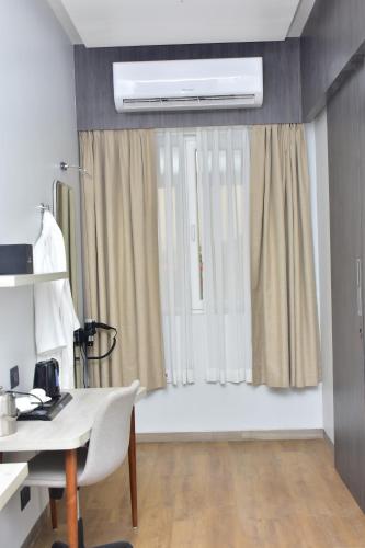 Standard Room image 6
