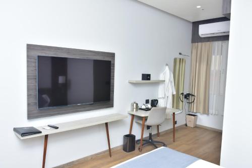 Standard Room image 9