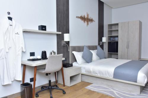 Standard Room image 7