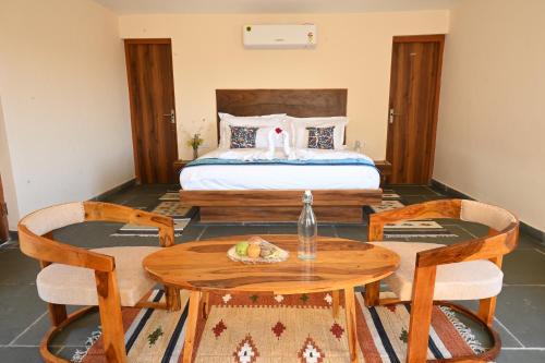 Clarks Safari Jawai Bandh Resort in Varaval