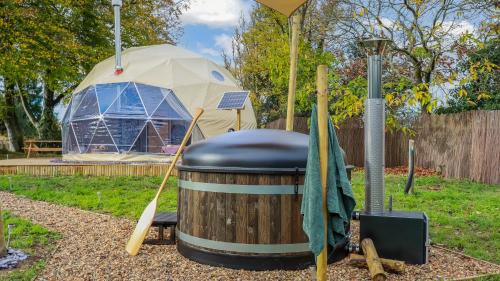 Luxury Dome with Private Wood-Fired Hot Tub