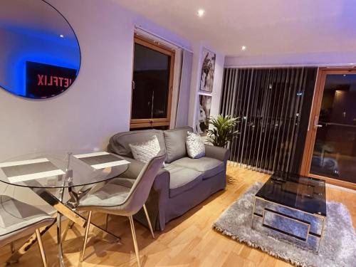 Deluxe City Apt Riverside Balcony &Free Parking, Leeds (Foto 2)