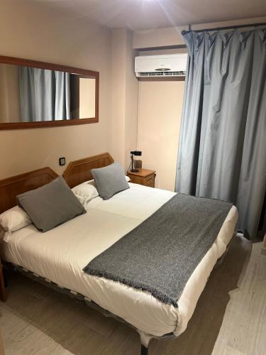Hostal Arenal - image 4