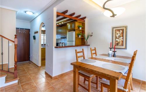 Amazing Home In Roda With Wifi