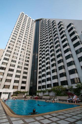 Omni Tower Sukhumvit Nana by Direct Rooms