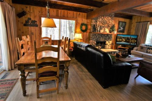 Forest Chalet - image 7