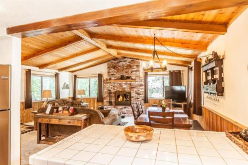 Bear Mountain Retreat - image 4