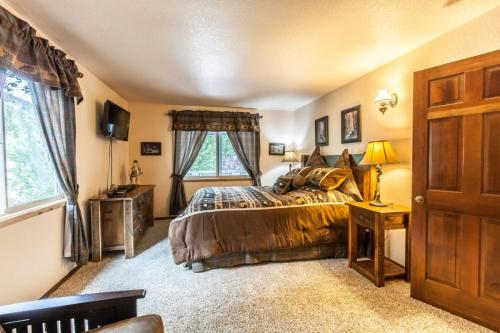 Bear Mountain Retreat - image 9