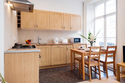 Dream South Kensington Apartment - image 8