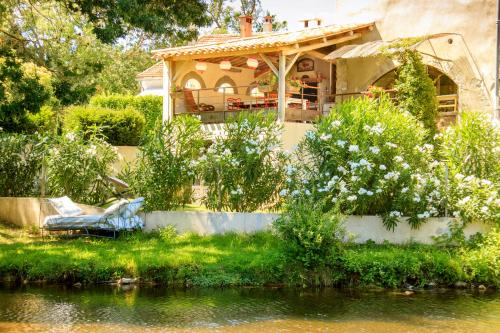 Gite au Fil de l'eau & Gite le Nid de Raymond - Location saisonnière - Montolieu