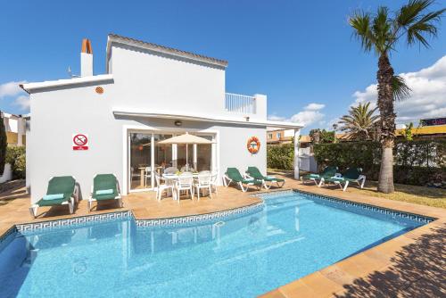 Marta 3 bedroom villa, Cala Blanca gîte à louer Cala Blanca