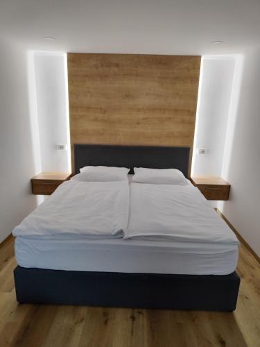 Deluxe Double Room with Extra Bed